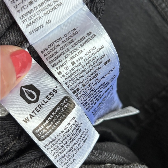 Levi’s mom jeans - Picture 5 of 10